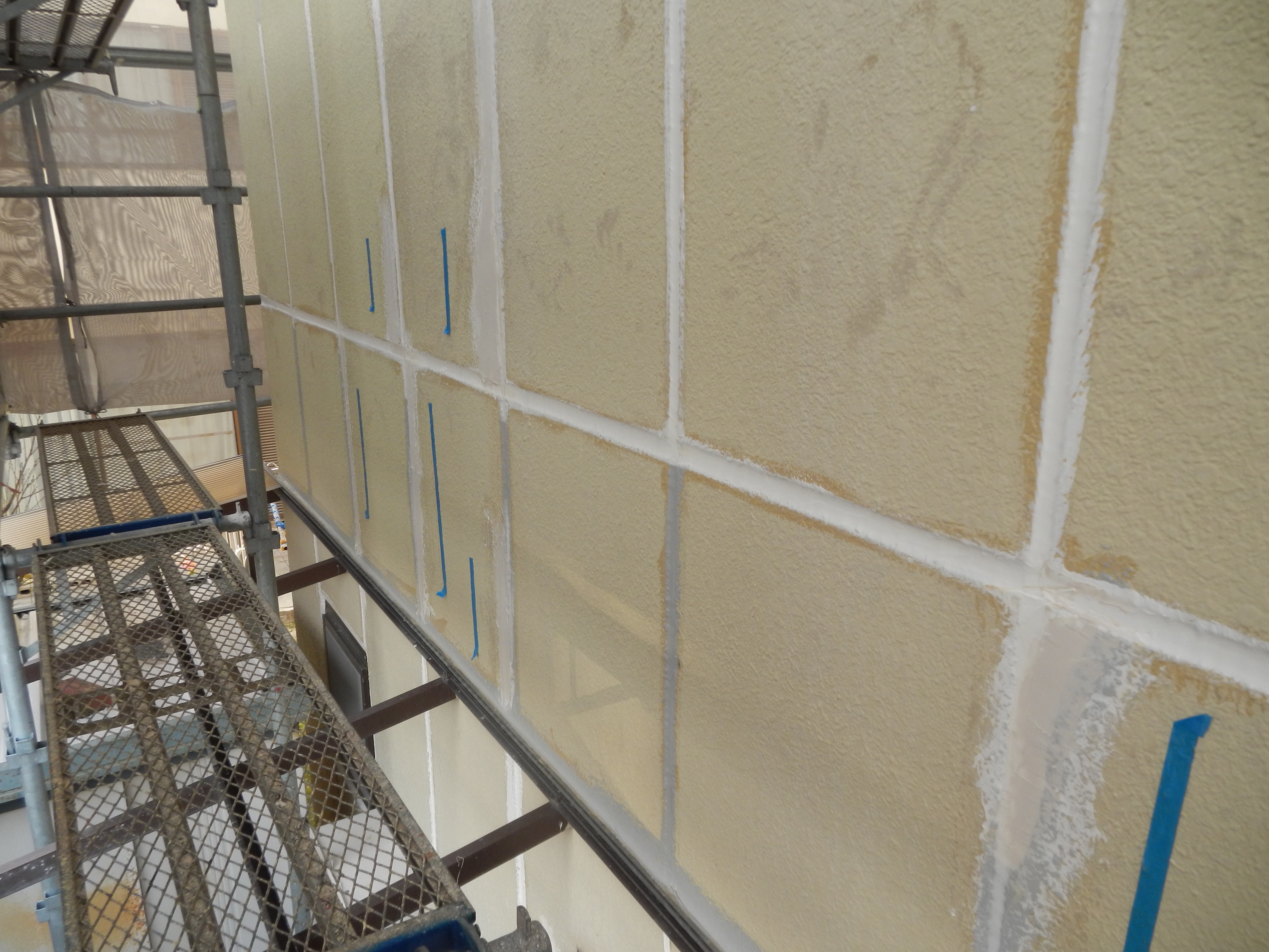 外壁ALC目地のシーリング①