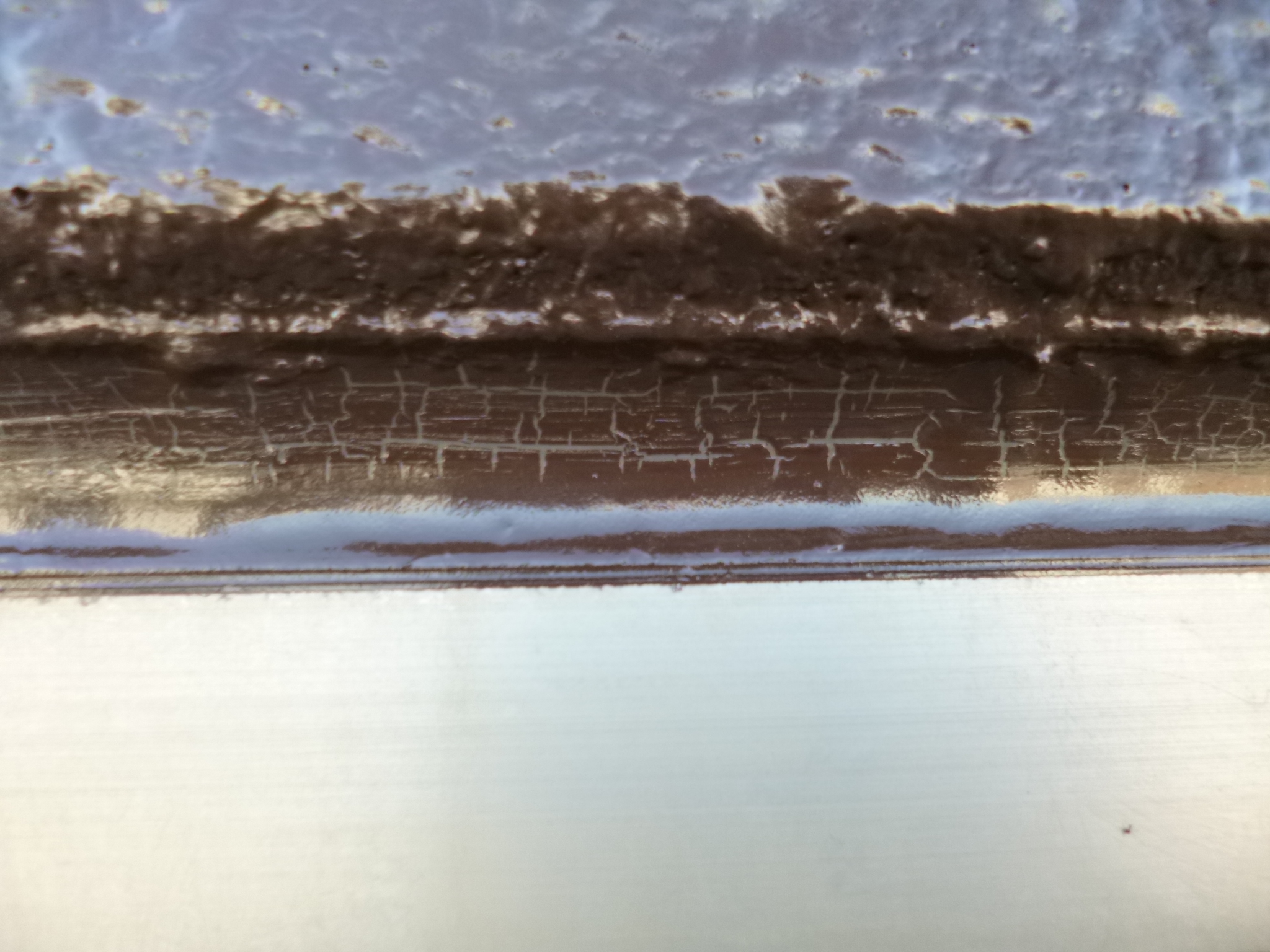 シーリング先打ちで塗料が割れた